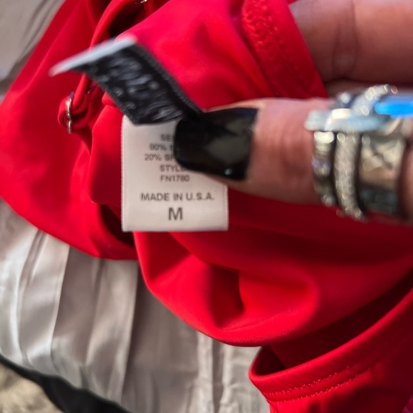 ❤️❤️LIKE NEW-DIPPIN DAISY LOW V FRONT CHEEKY ONE PIECE BATHING SUIT SZ M❤️❤️ - Picture 8 of 8